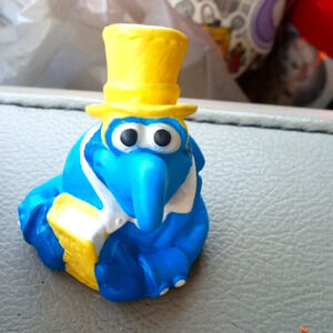 Vintage MUPPETS Gonzo Caroling Finger Puppet